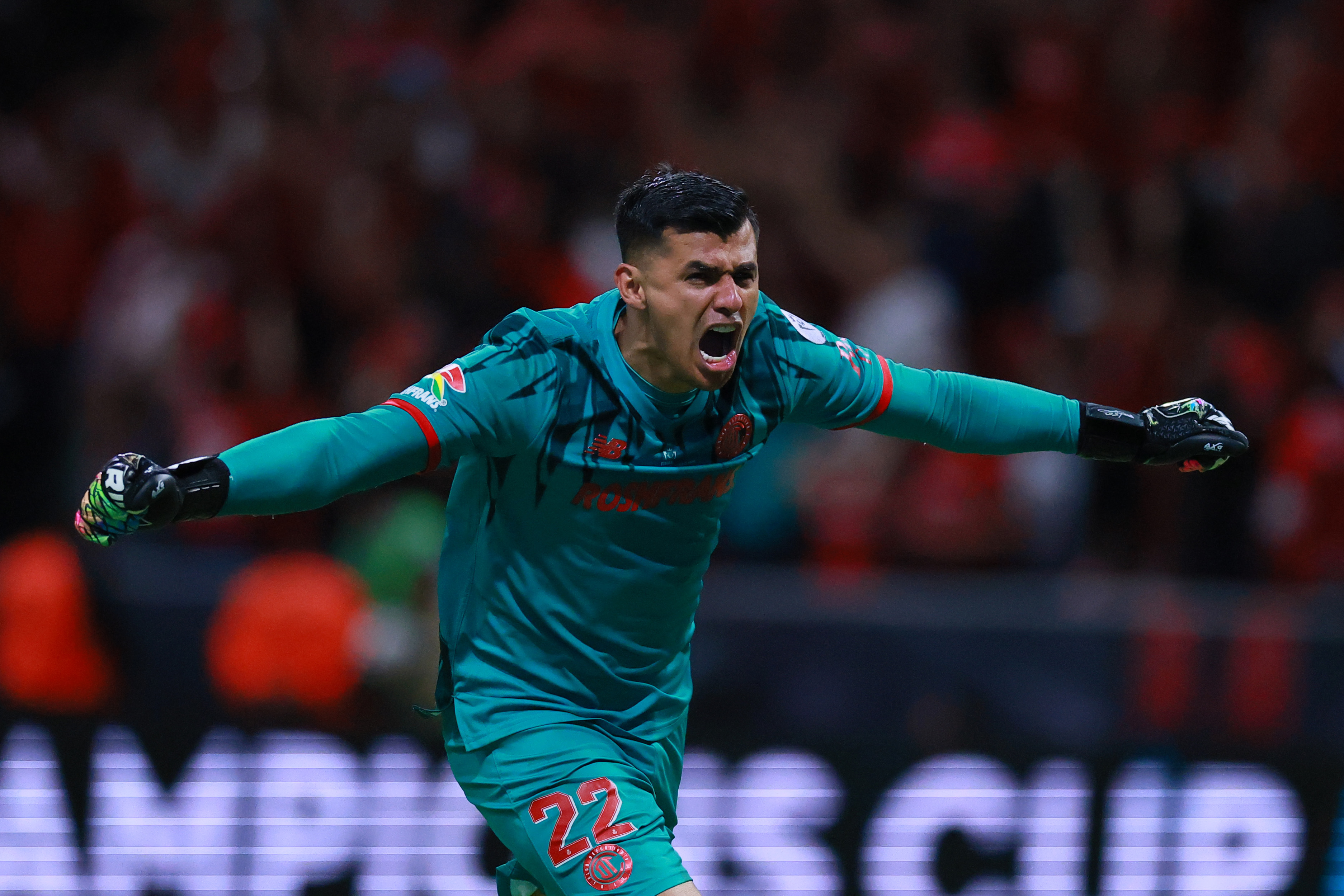 Luis García celebra con el uniforme del Toluca en la Final de la Concachampions 2026
